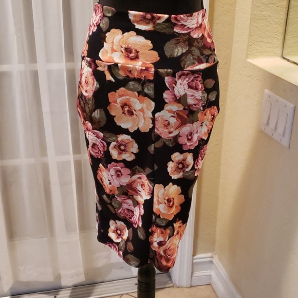 Floral pencil skirt - Picture 4 of 4